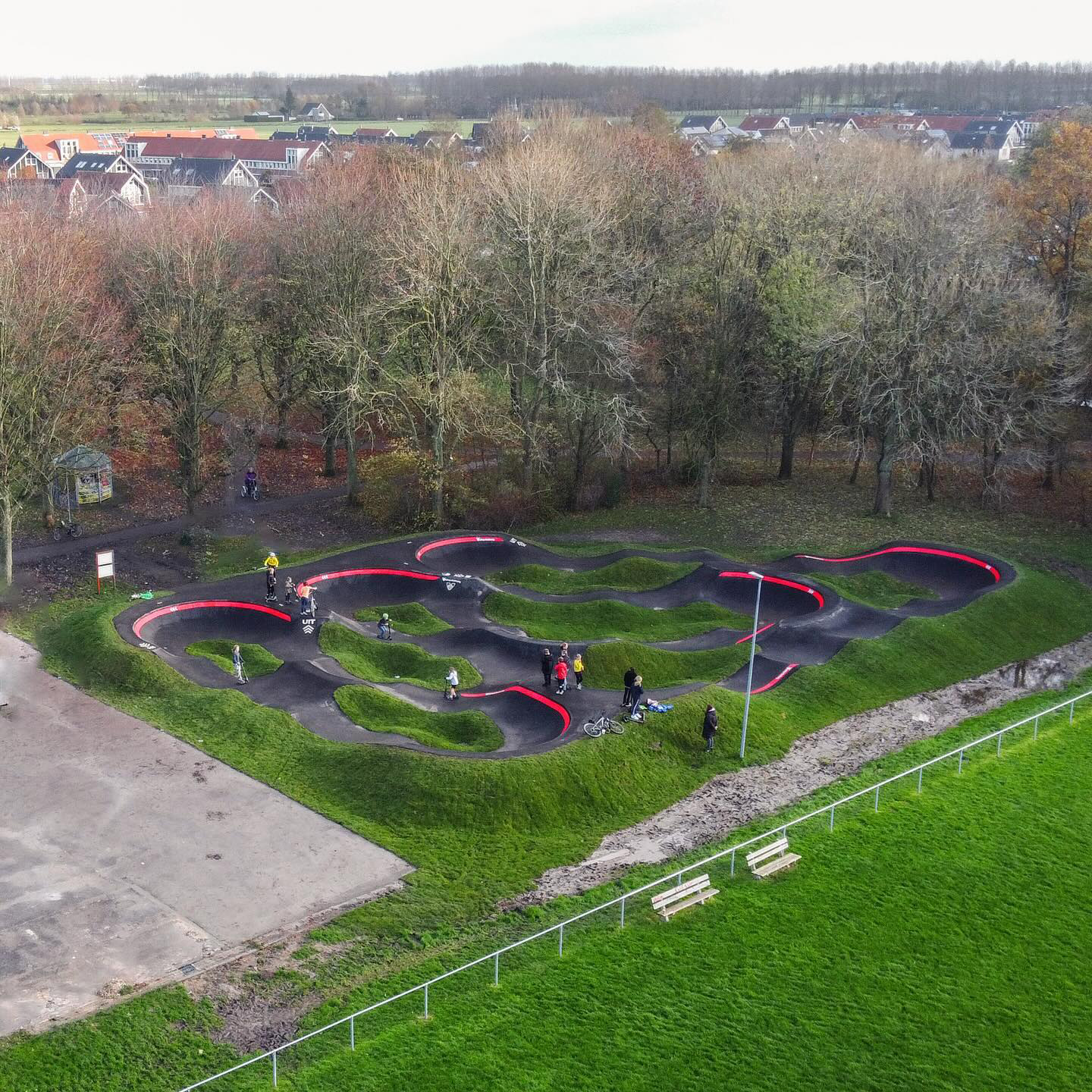 Officiële opening van de pumptrackbaan in park de Meet in Nieuwe Niedorp/ Winkel