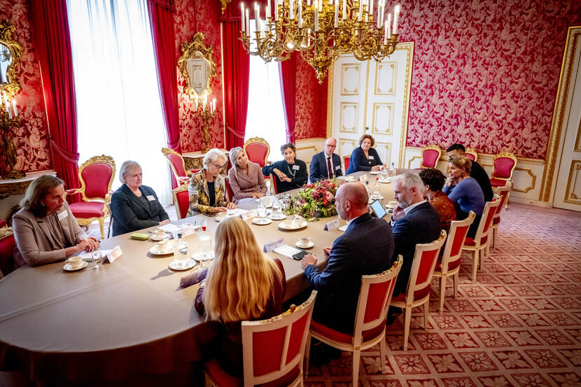 Koningin Máxima brengt werkbezoek aan Hollands Kroon 
