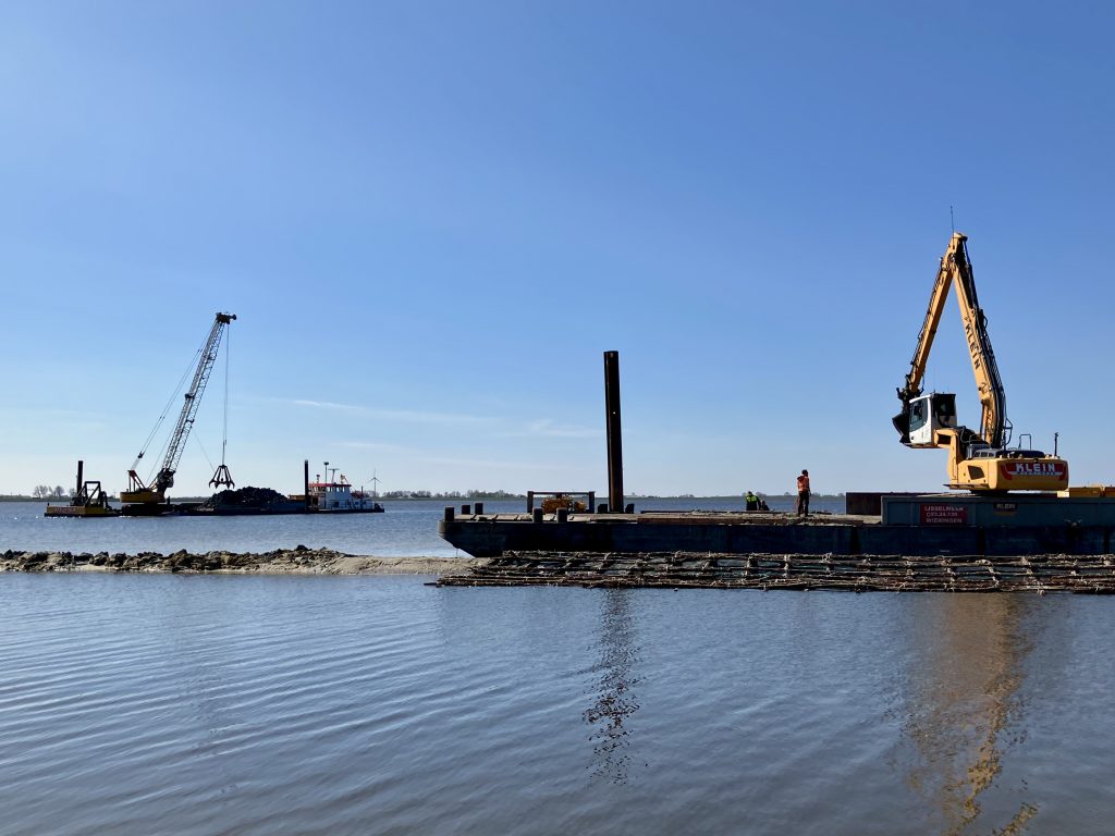 Aanleg nieuwe strekdam Lutjestrand