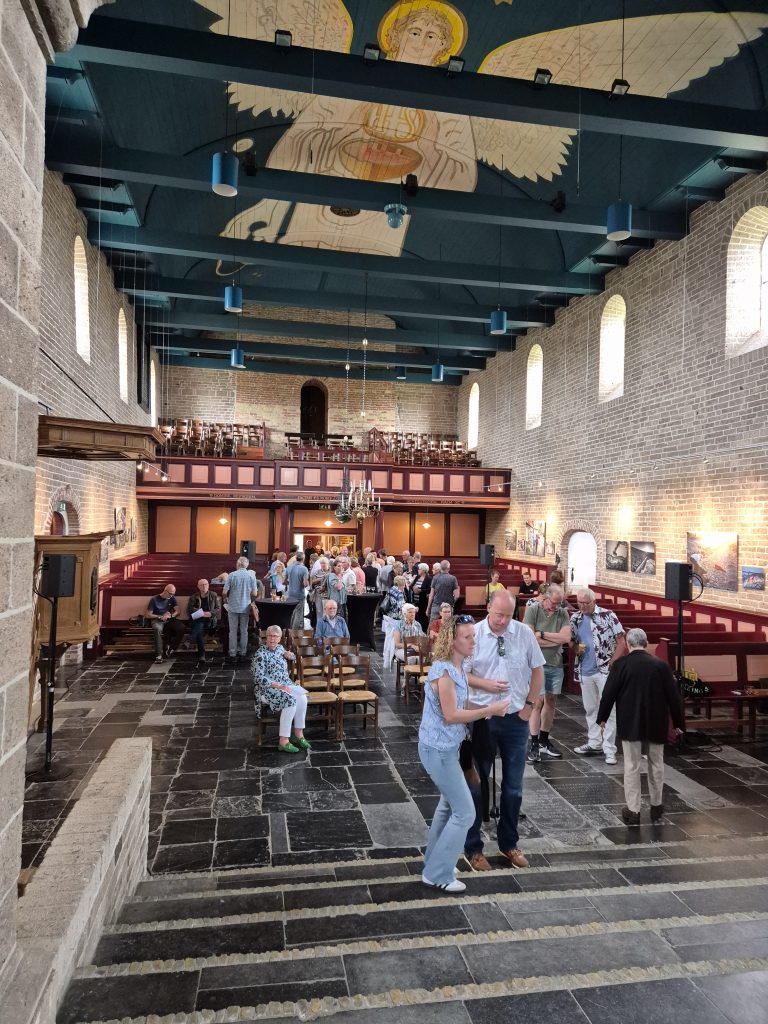 Mannen van Basalt - tentoonstelling - Oosterlanderkerk binnen