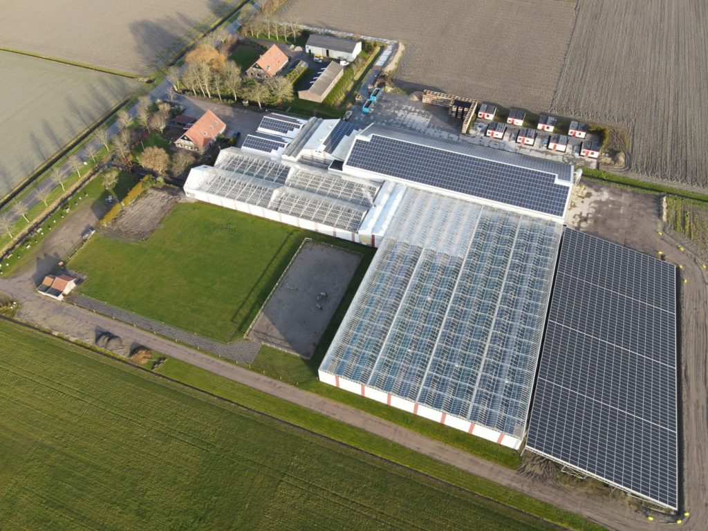 Luchtfoto van Kwekerij Siem Munster in Slootdorp