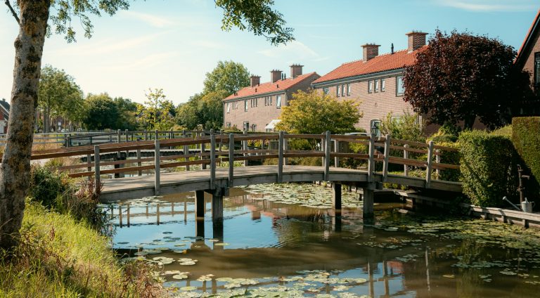 Huizenrij aan het water, Nieuwe Niedorp