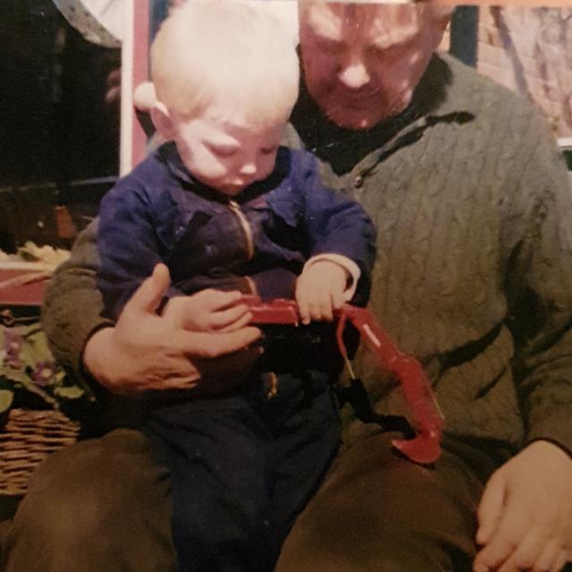 Bas Peetoom samen met zijn opa