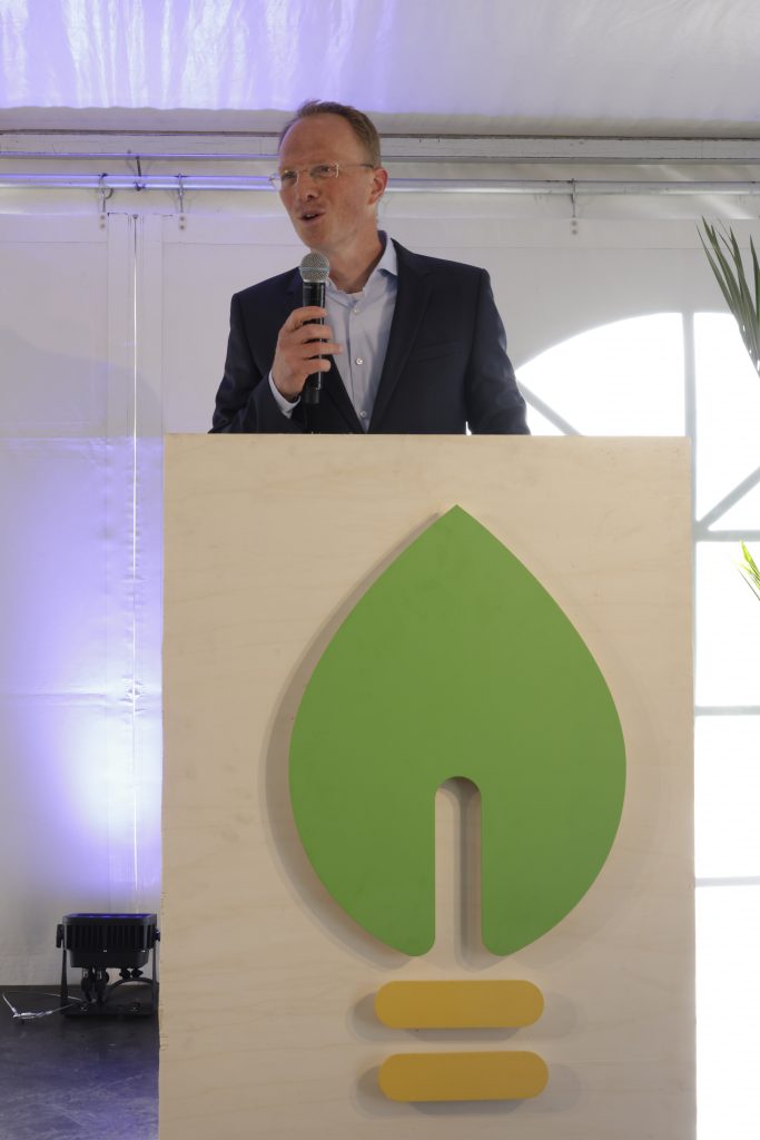Robert Kielstra houdt een woordje