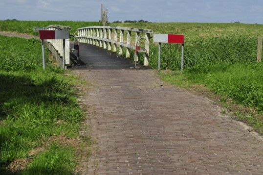 foto witte bruggetje