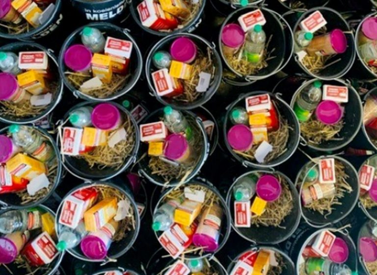 Drugsemmers naast elkaar