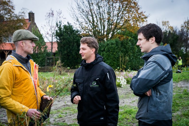 Robert Leever aanwezig bij uitbreiding Voedselbos Marjo Hoornsman fotografie