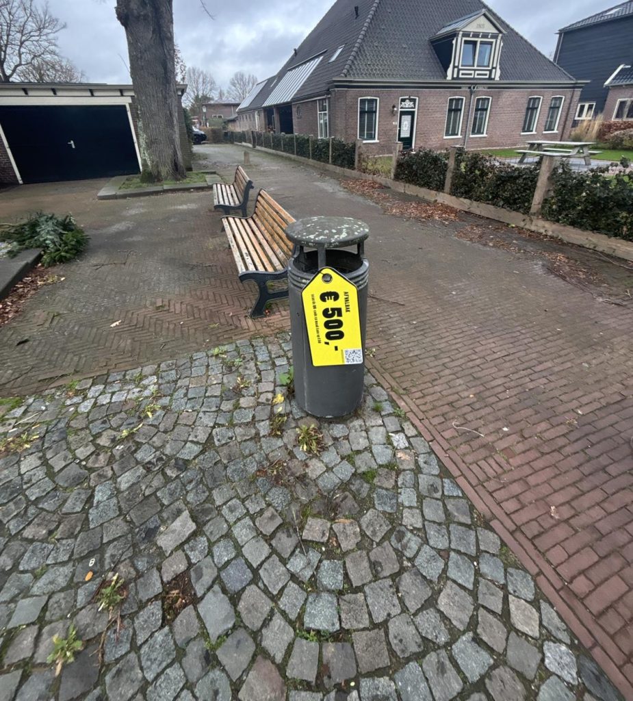 Prullenbak met een prijskaartje