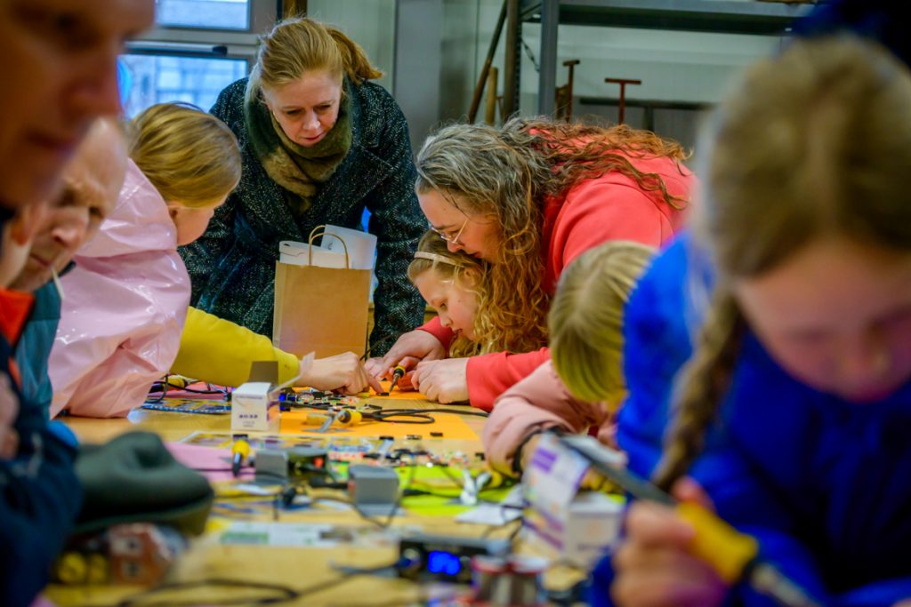 Lichtjes solderen - Kom binnen bij bedrijven dagen 2026