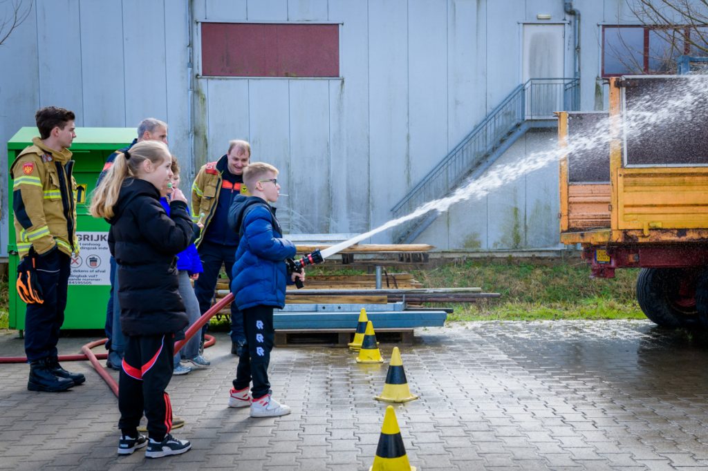 Water spuiten bij de brandweer - Kom binnen bij bedrijven dagen 2026