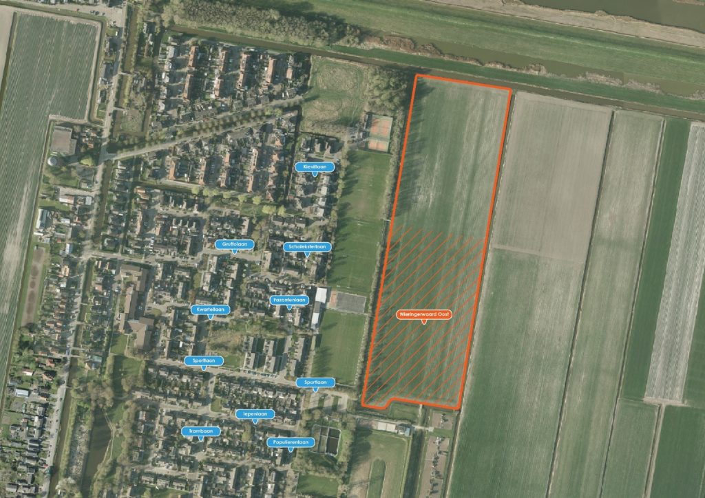 Luchtfoto van de locatie voor de woningbouw in Wieringerwaard Oost