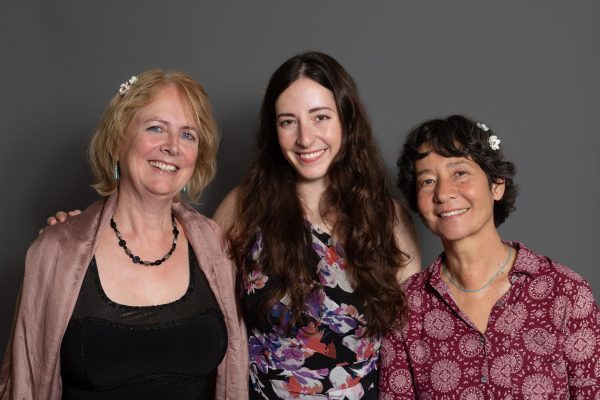 Kroonconcert: Ensemble La Primavera. Foto van de drie zangeressen
