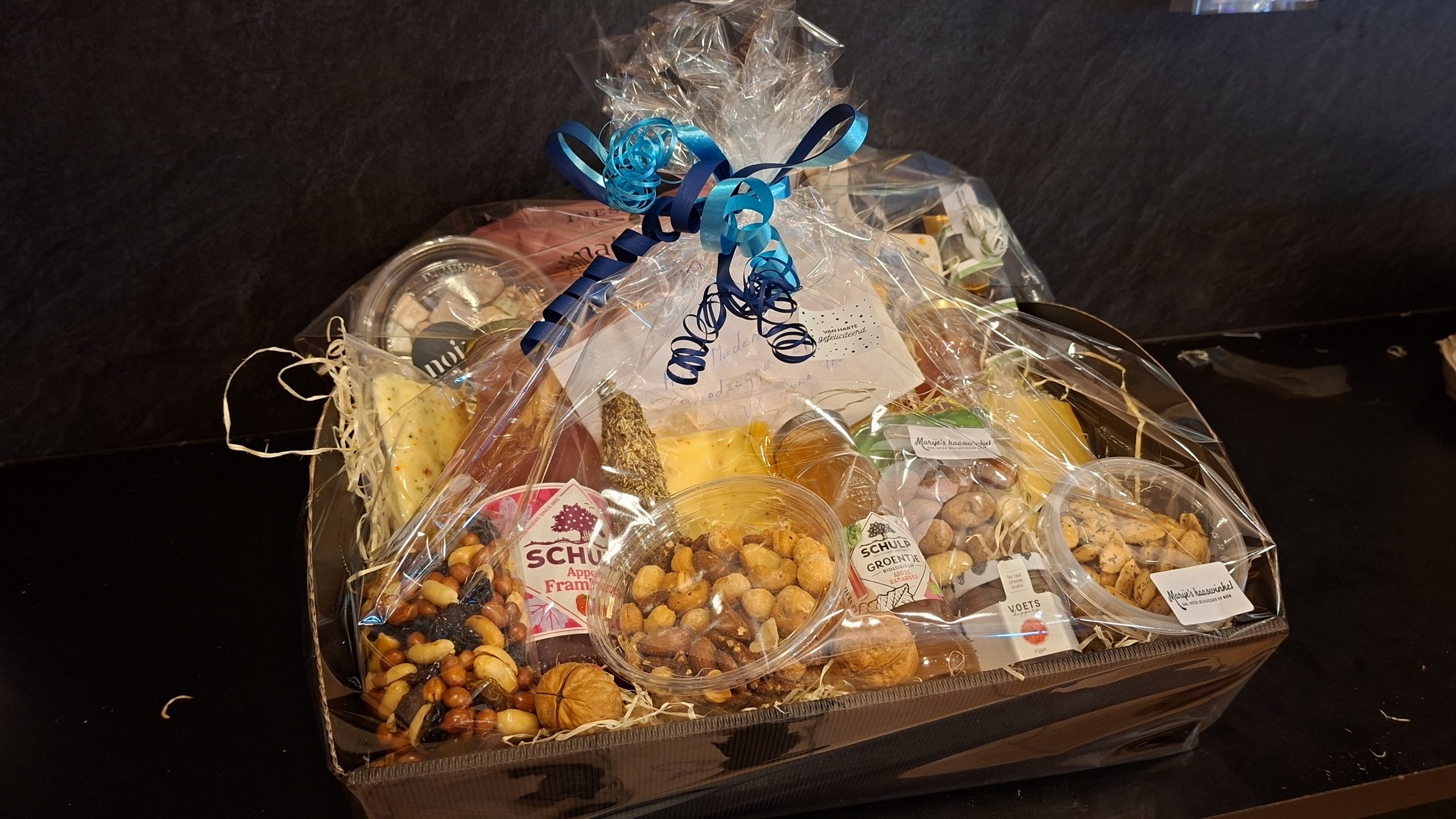 Cadeaupakket ingepakt