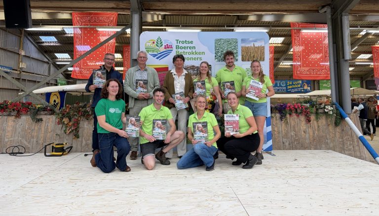 Organisatie Boerenversmarkt samen met Rian van Dam en Martin Scholten