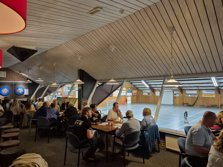 gemeente raad te gast bij Stichting Sportcentrum Wieringen in Hippolytushoef