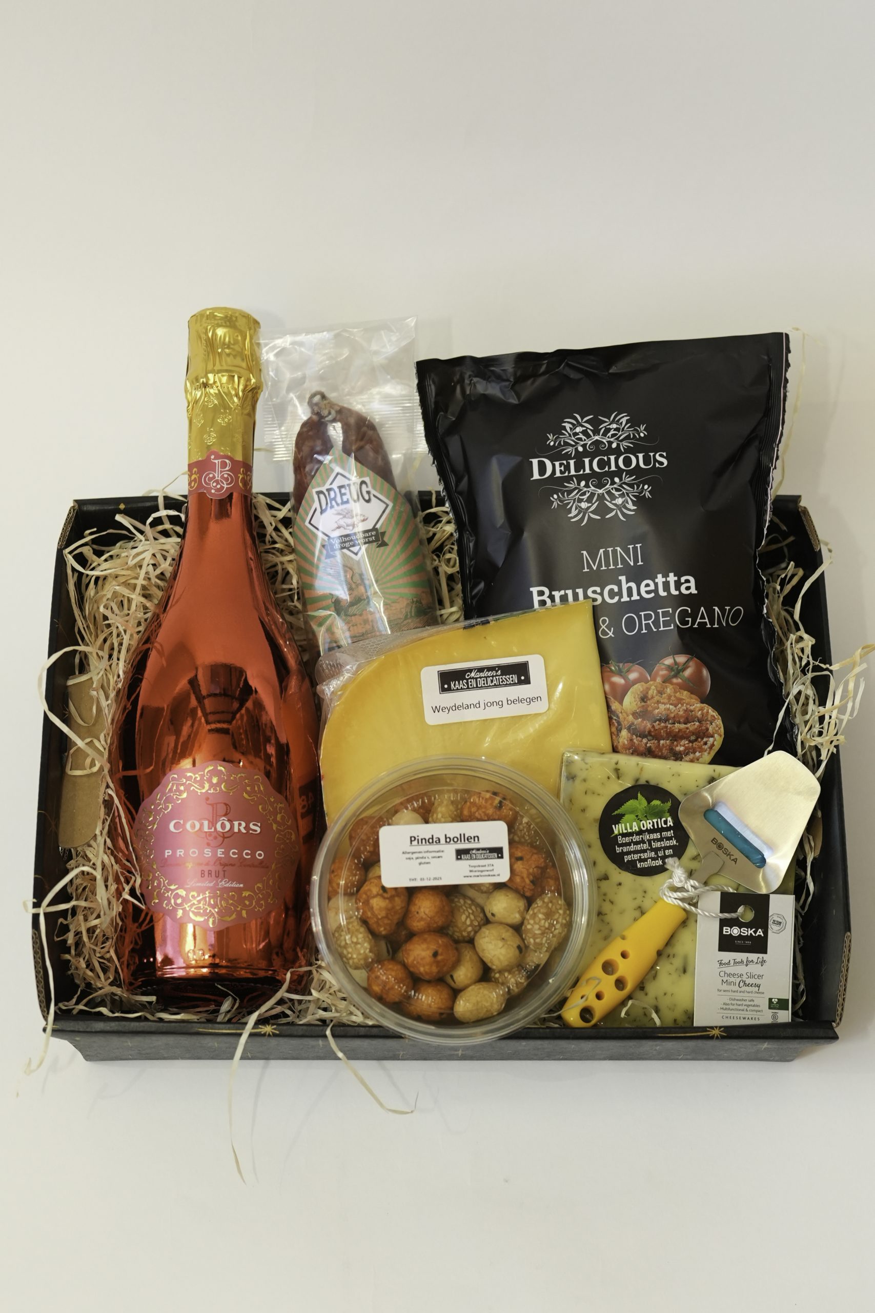 Cadeaupakket met wijn Marleen's kaas en delicatessen
