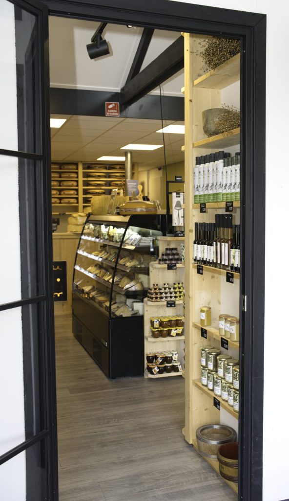 Ingang winkel Marleen's kaas en delicatessen